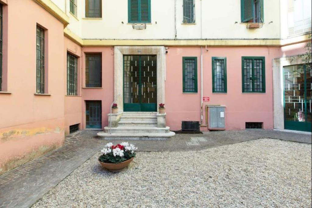 Postcard From Rome ⭑⭑⭑⭑⭑ Metro B Apartment Exterior photo